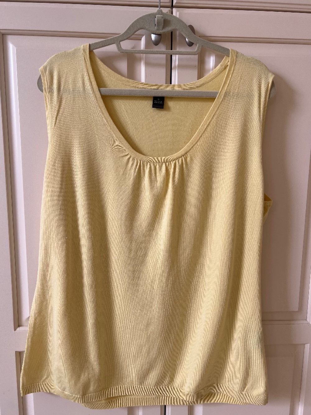 Ladies August Silk Yellow knit sleeveless top size 1X